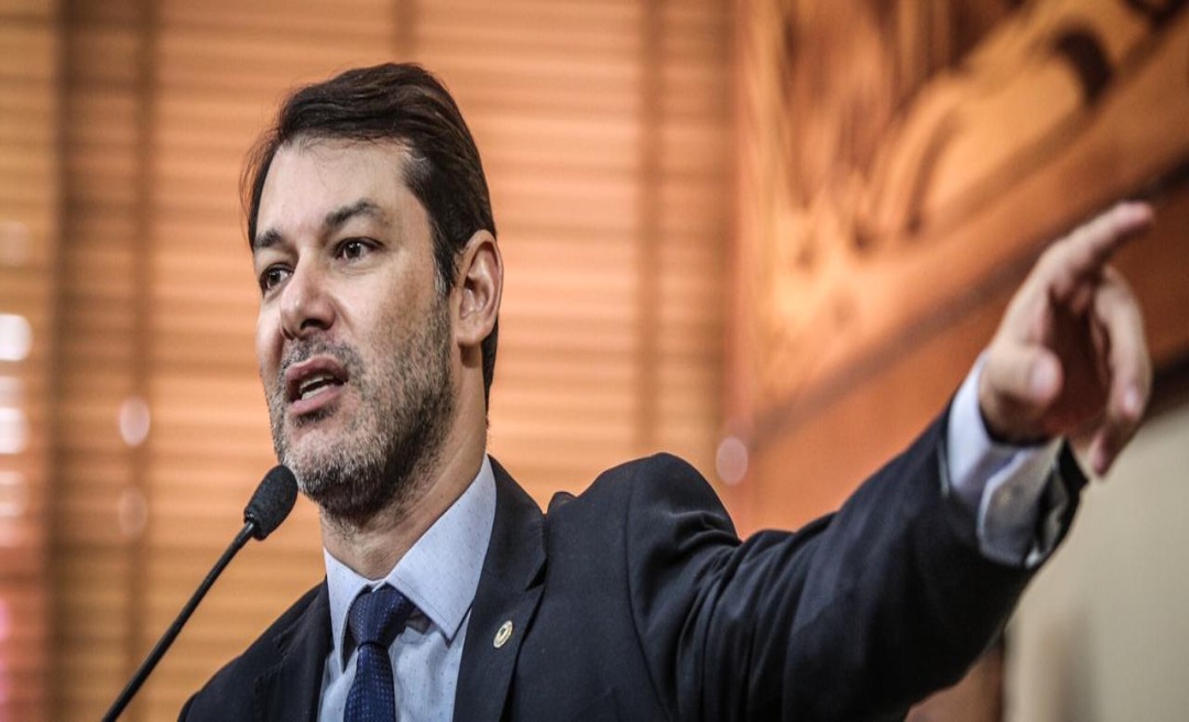 Roberto Duarte relembra que Socorro Neri "fugiu" de debate no primeiro turno 